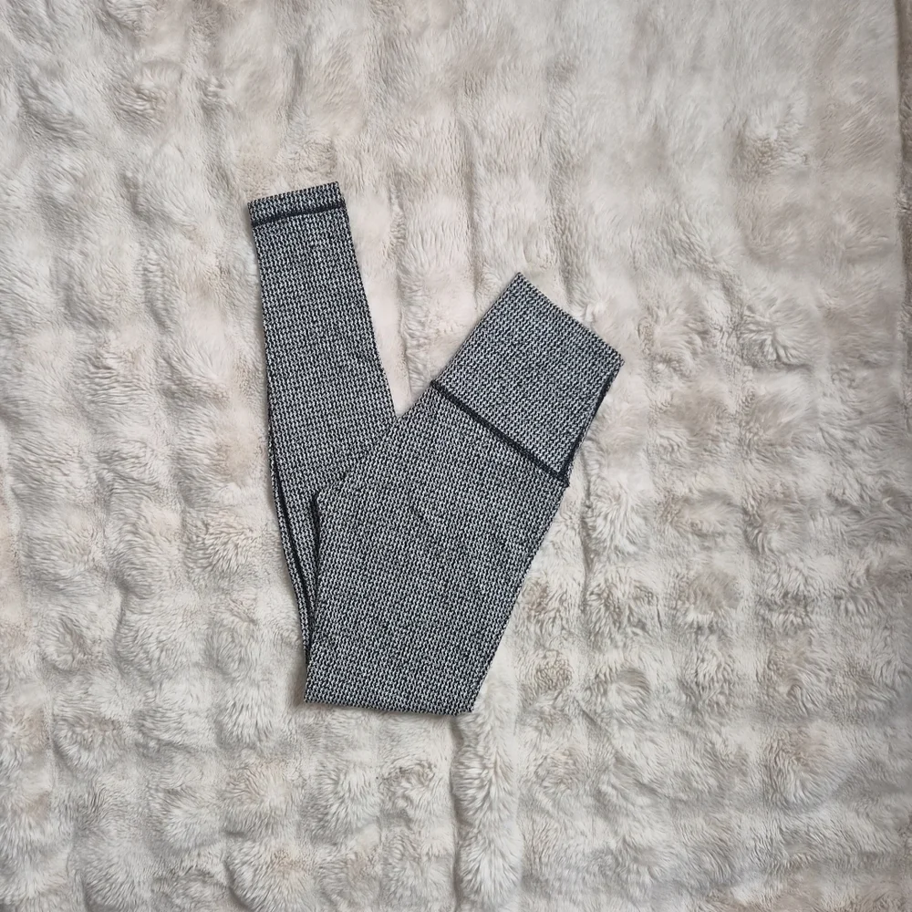 Womens Lululemon Leggings Size 6 Graphic Mini Houndstooth Print Black White High